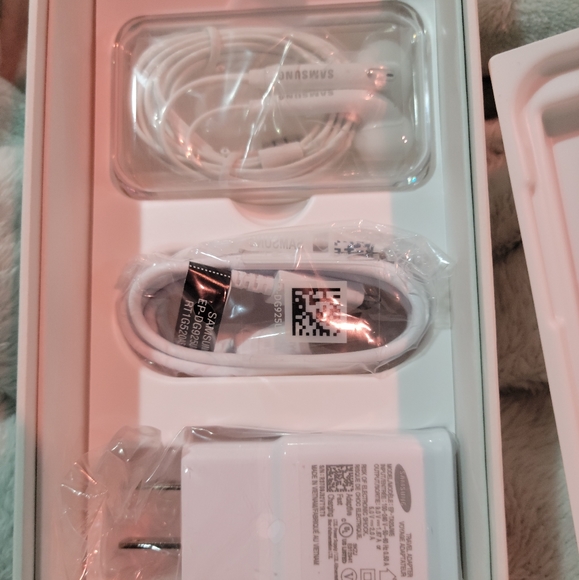 Samsung Galaxy S6 edge+ gold platinum 32gb - Picture 7 of 11